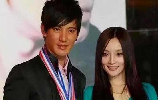 尼坤女友爆料事件视频,真相与疑云交织  第3张